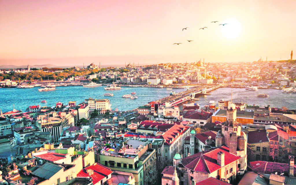 İstanbul'da en çok tercih edilen nakliye rotaları hakkında kapsamlı bir rehber. Şehir içi ve şehirlerarası en verimli güzergahları keşfedin, trafik, yol durumu ve alternatif yollar hakkında bilgi sahibi olun.