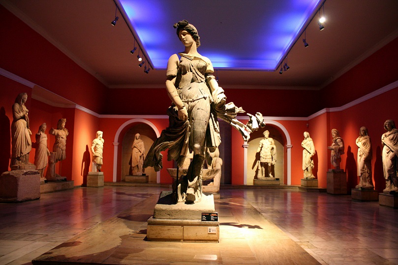 Sanat galerileri ve müzeler için özel nakliye hizmetleri, sanat eserlerinin güvenli ve etkili bir şekilde taşınmasını sağlar. Bu makalede, bu hizmetlerin önemini ve sağladığı avantajları keşfedin.